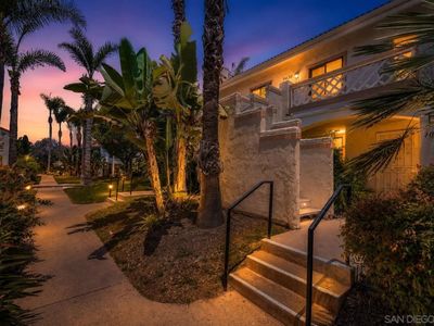 9438 Twin Trails Dr Unit 202