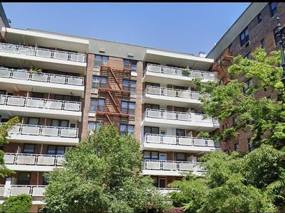 3235 Emmons Ave APT 204