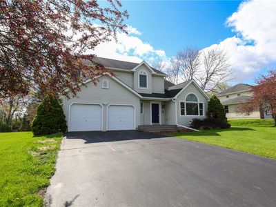 11 Ambrose Dr