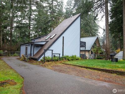 8527 Lake Forest Drive SE