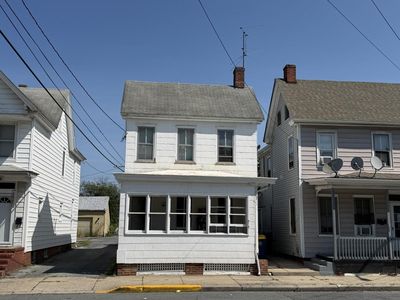 313 W Division St
