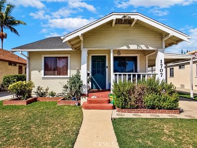 1707 E Poinsettia St