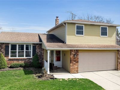 12 Rollingwood Dr