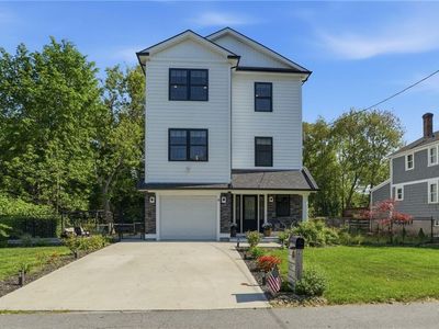 6 Sterling Ave