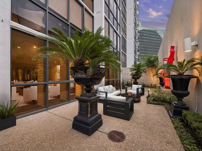 5001 Woodway Dr Unit 103