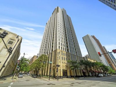 1250 S Michigan Ave APT 1207
