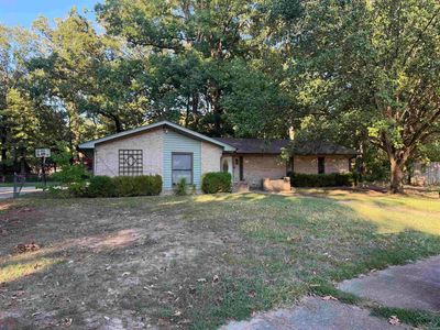 6801 White Oak Cv