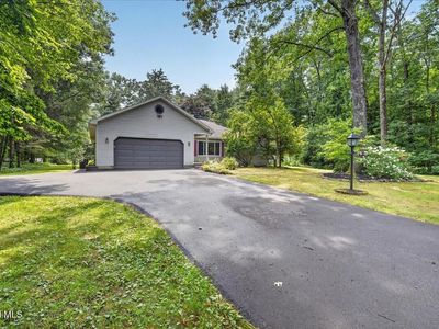 21 Knollwood Drive