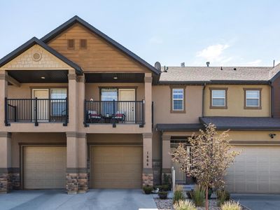 1464 N La Palma Pl