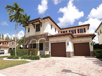 8925 NW 99th Ave