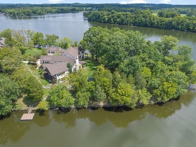 817 Burton Point Rd