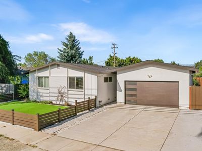 3234 Jarvis Ave