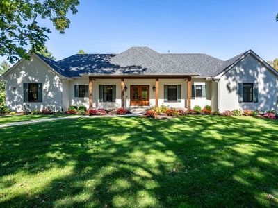 5 Bay Hill Dr
