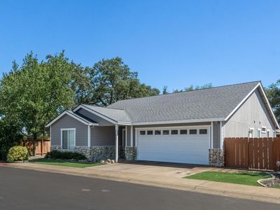 990 Country Ln