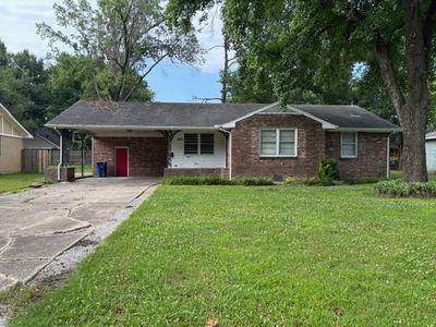 606 W Barton Ave