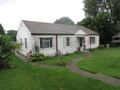 28 W Albert St