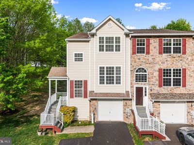 106 Regents Ct