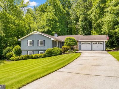 1054 Fairfield Dr NE