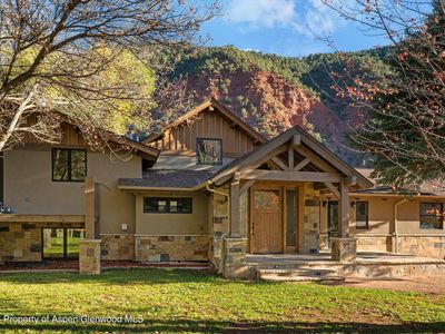 332 Meadow Ln