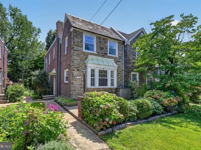 140 Rochelle Ave