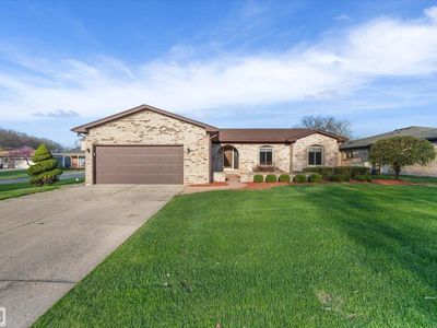 14315 Lakeshore Dr