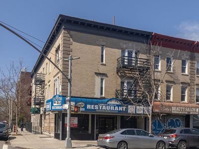209 Hawthorne St #1