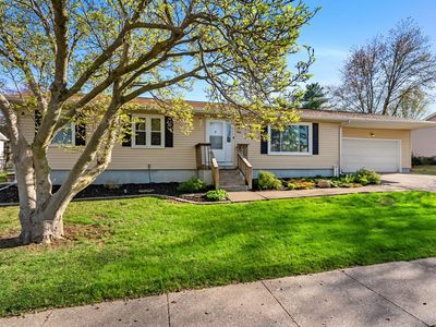 906 Acorn Ln