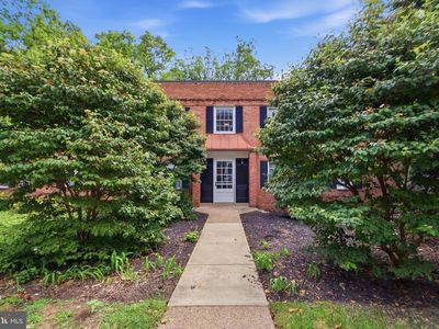 5006 Columbia Pike APT 3