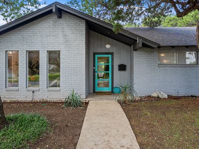 2724 Wooded Acres Dr