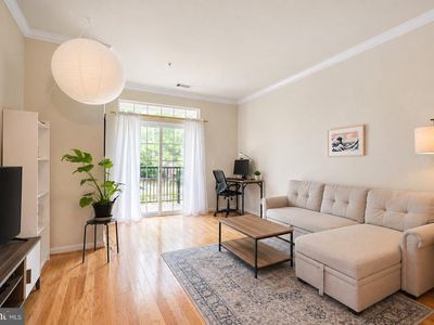 2465 Army Navy Dr APT 101