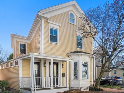 61 Crescent St