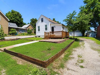 215 Weiss Ave