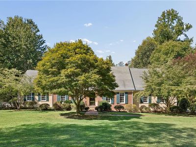 285 E Queens Dr