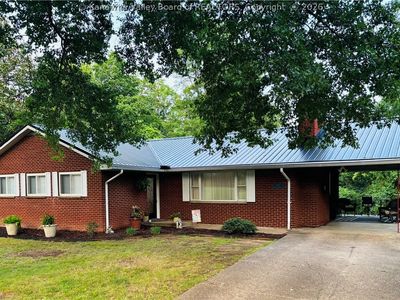 902 Wilkie Dr