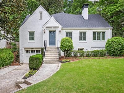 256 Alberta Dr NE