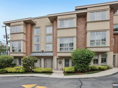 200 Laird Ave APT 201