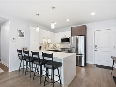 2 Cliveden St Unit 403E
