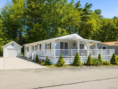 2545 Lakeshore Rd