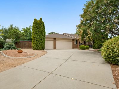 775 Jordanna Rd