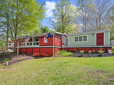 215 & 219 Newbury Cir