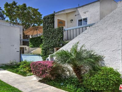 18411 Hatteras St UNIT 215