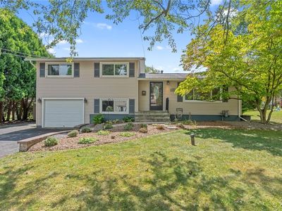 Property at 116 E Arbordale Rd, Syracuse, NY