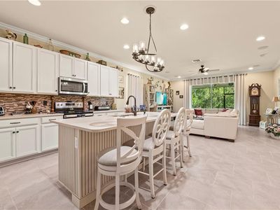 3865 Helmsman DR