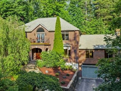 55 Meriam St