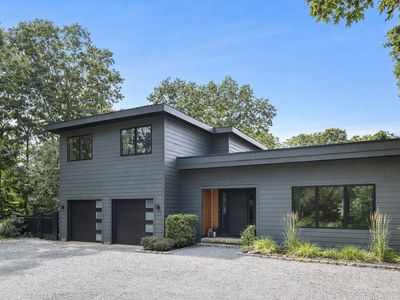 42 Whooping Hollow Rd