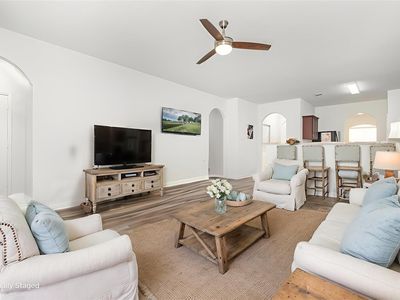 1906 Pilot Point Way