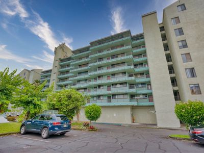 1875 Kalanianaole St #611