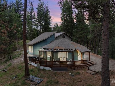 9785 Edna Pl