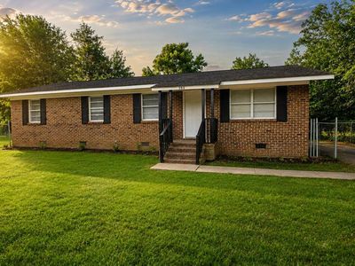 220 Ebony Ln