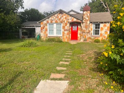 3080 Stockdale Highway
